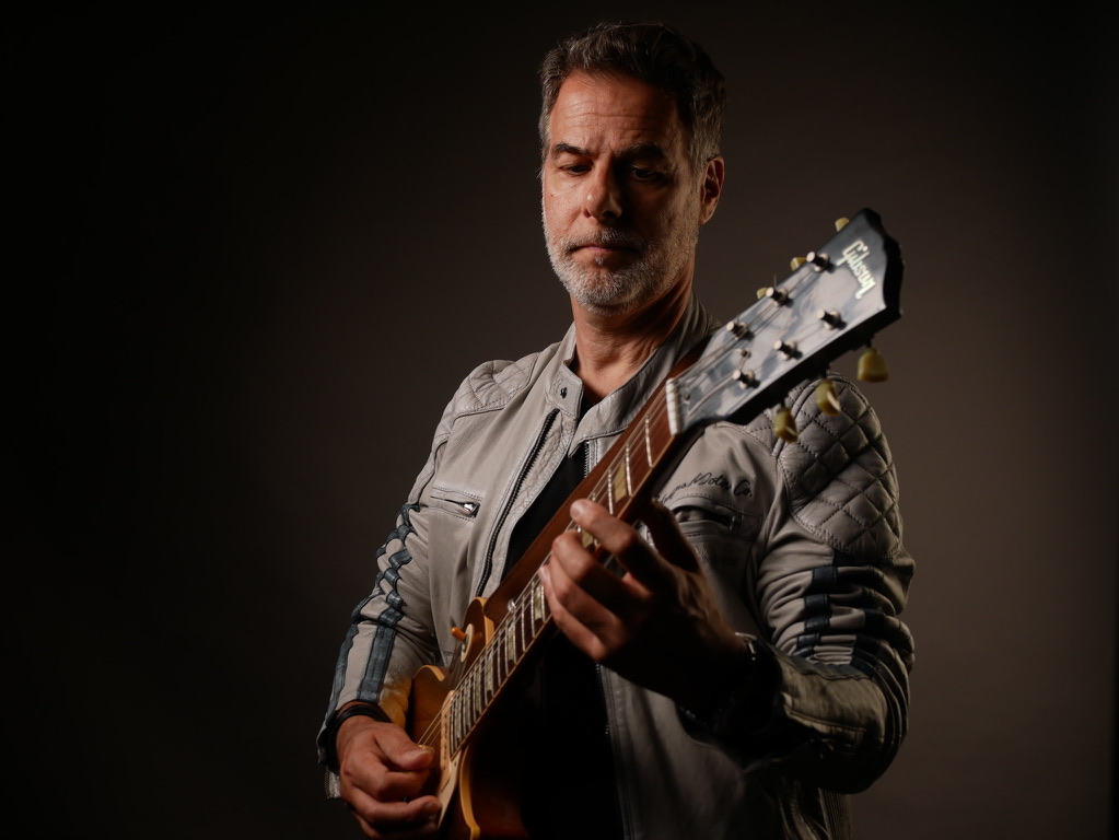 KAMIL RUSTAM Listen Up !